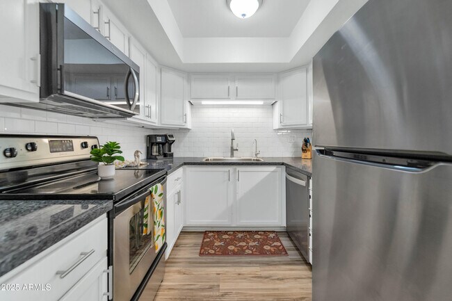 Building Photo - 8260 E Arabian Trail