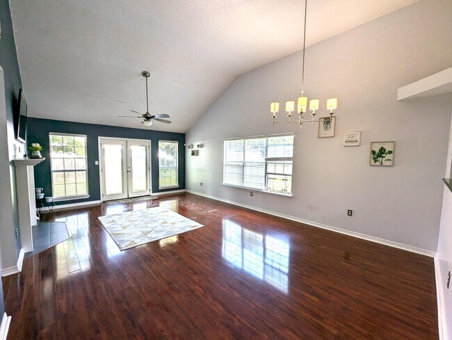Building Photo - 431 Sandy Ridge Cir