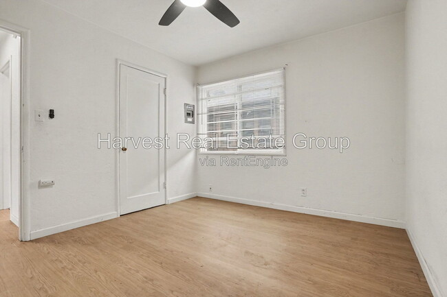 Building Photo - 2233 Ninth St