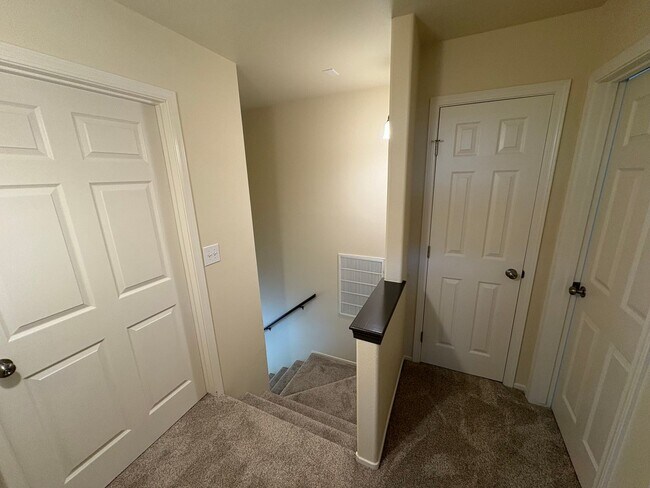 Building Photo - PRIVATE SHOWING ONLY! Immaculate 2 Story Home for Rent in Exeter!