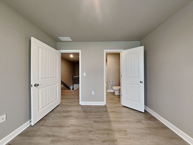 Building Photo - 3 BR/2.5BA | Newly Renovated Single Family Home | 1-Car Garage Parking | Community Pool!