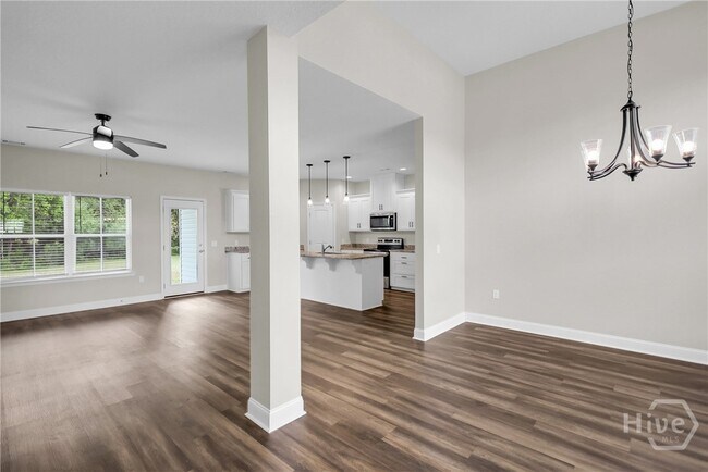 Building Photo - 1039 Meloney Dr