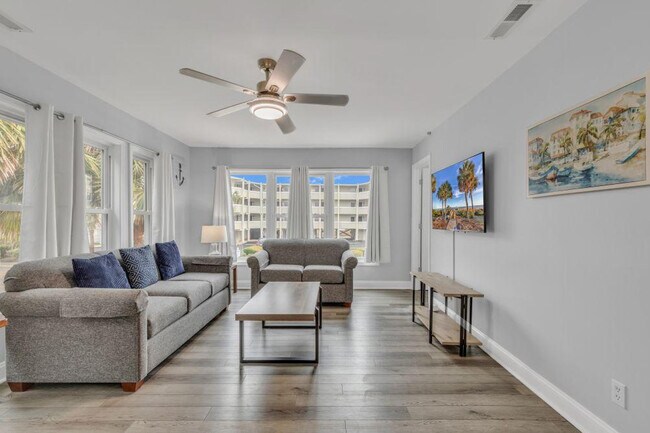 Primary Photo - 4314 S Ocean Blvd