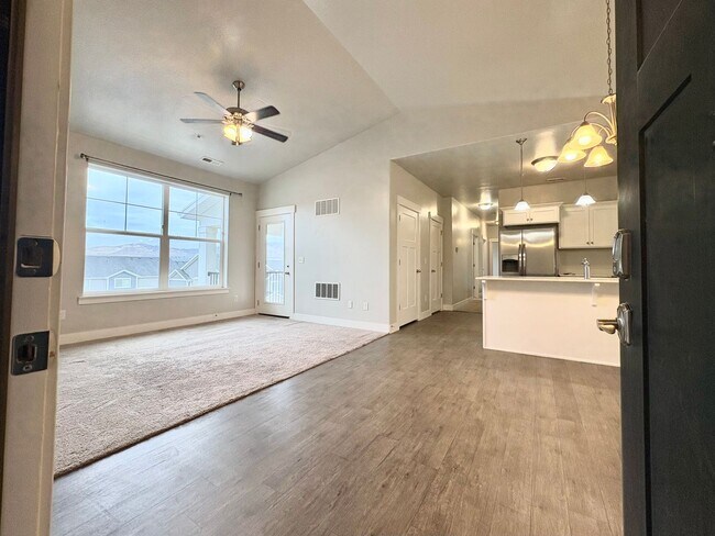 Building Photo - Spacious & Bright 3 Bedroom Condo with Pool Access, Garage, and Prime Lehi Location!