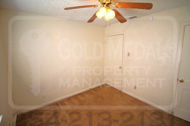 Building Photo - 1706 Cole St