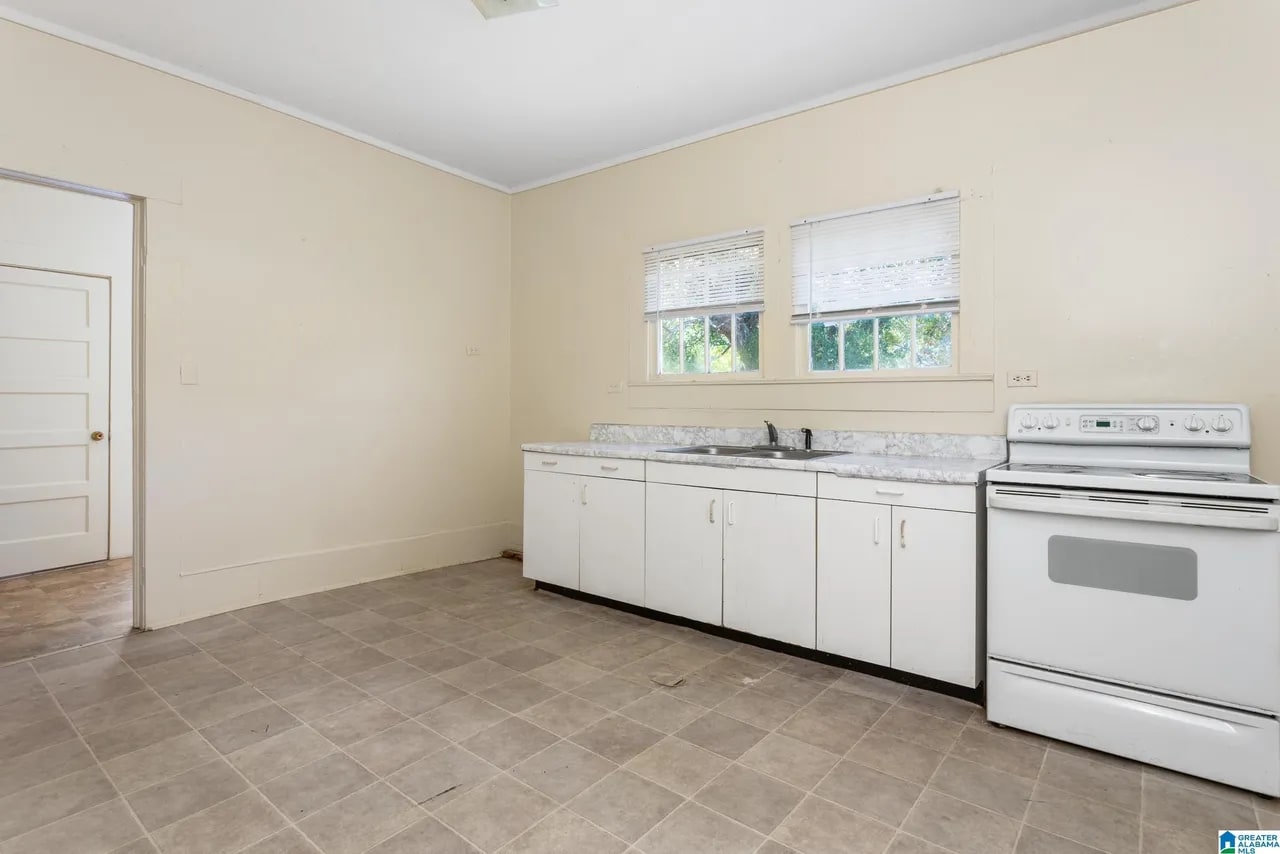 Building Photo - 164 Virginia Ave N