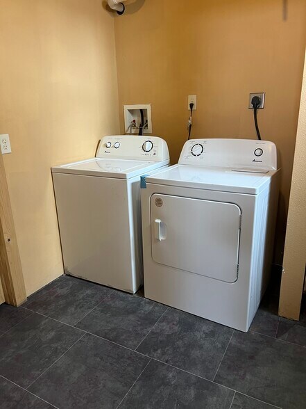 Washer & dryer - S13190 County Road K