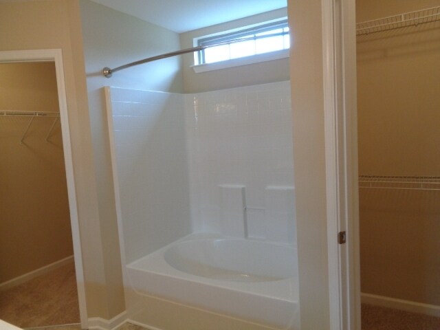 Building Photo - 484 Albion Cir