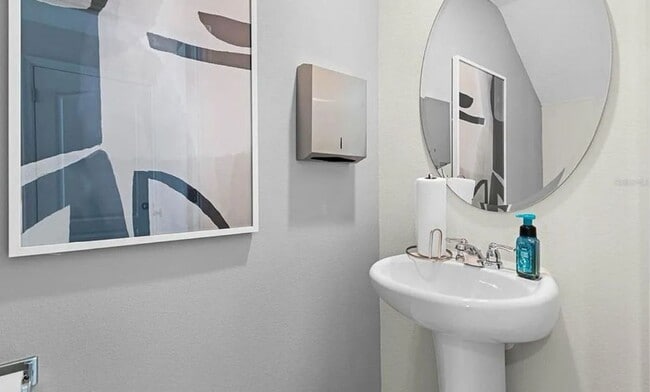 Building Photo - 528 Zinfandel Dr