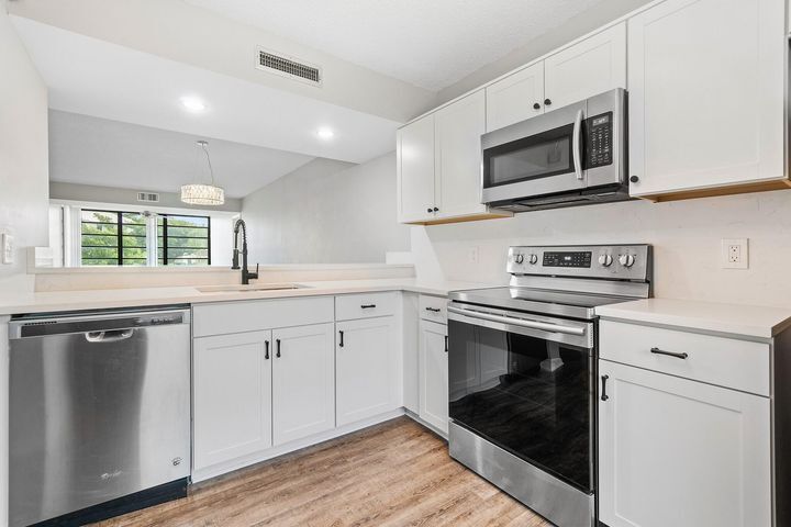 Building Photo - 3710 Whitehall Dr