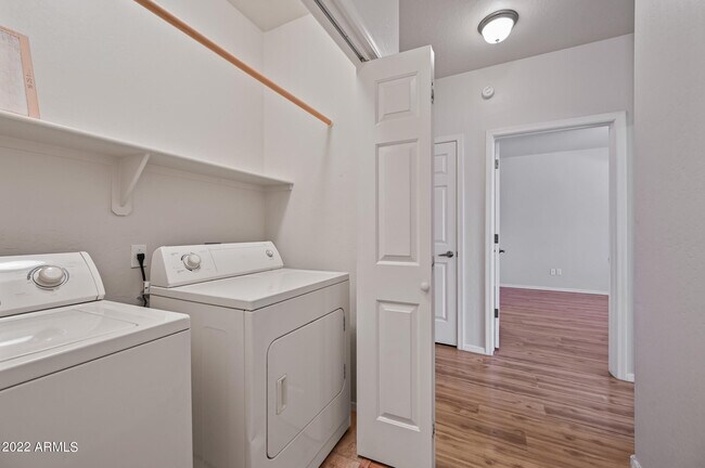 Building Photo - 2155 W Grace Blvd