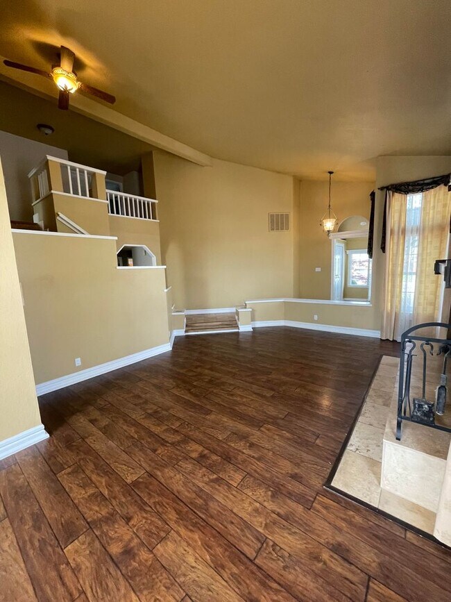 Building Photo - 4528 Whitney Cir