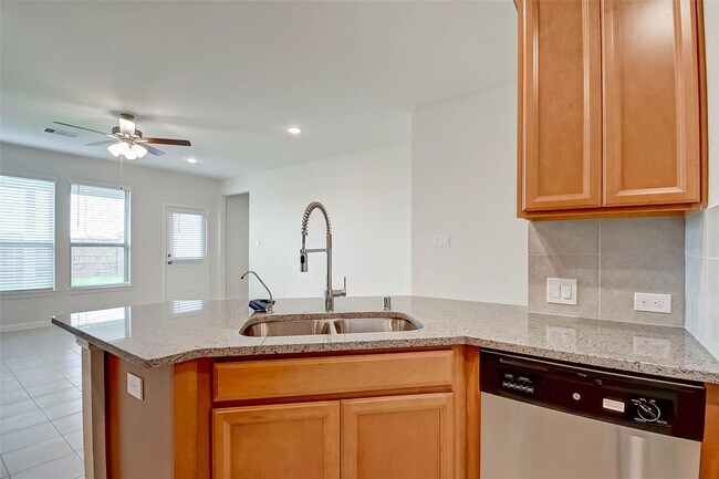 Building Photo - 18827 Carlisle Landing Ln
