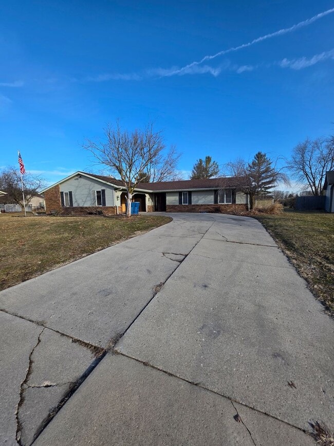 Building Photo - 13717 E Ridgeview Ct