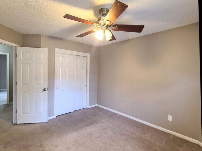 Building Photo - 3 BR Condo w/ Garage in Kiln Creek