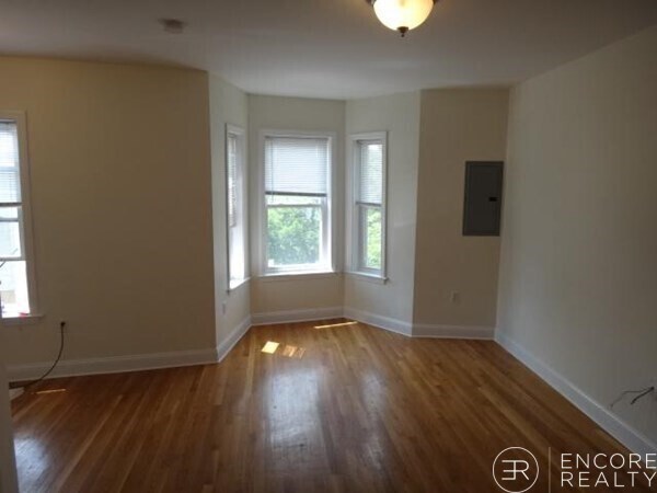 Building Photo - 147 Marcella St