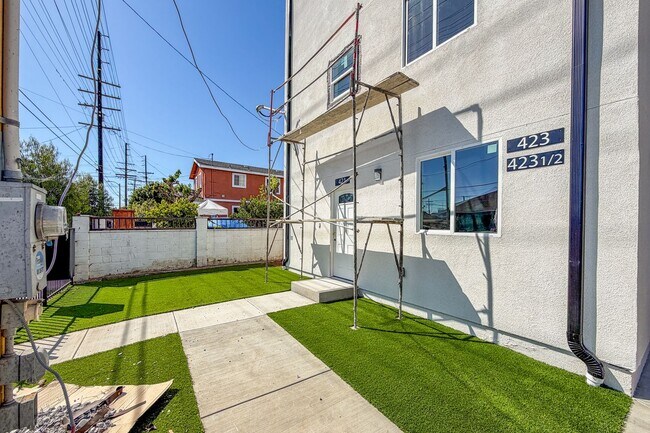 Building Photo - 423 E 31st St