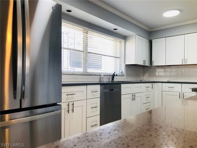 Building Photo - 261 SE 46th Ter