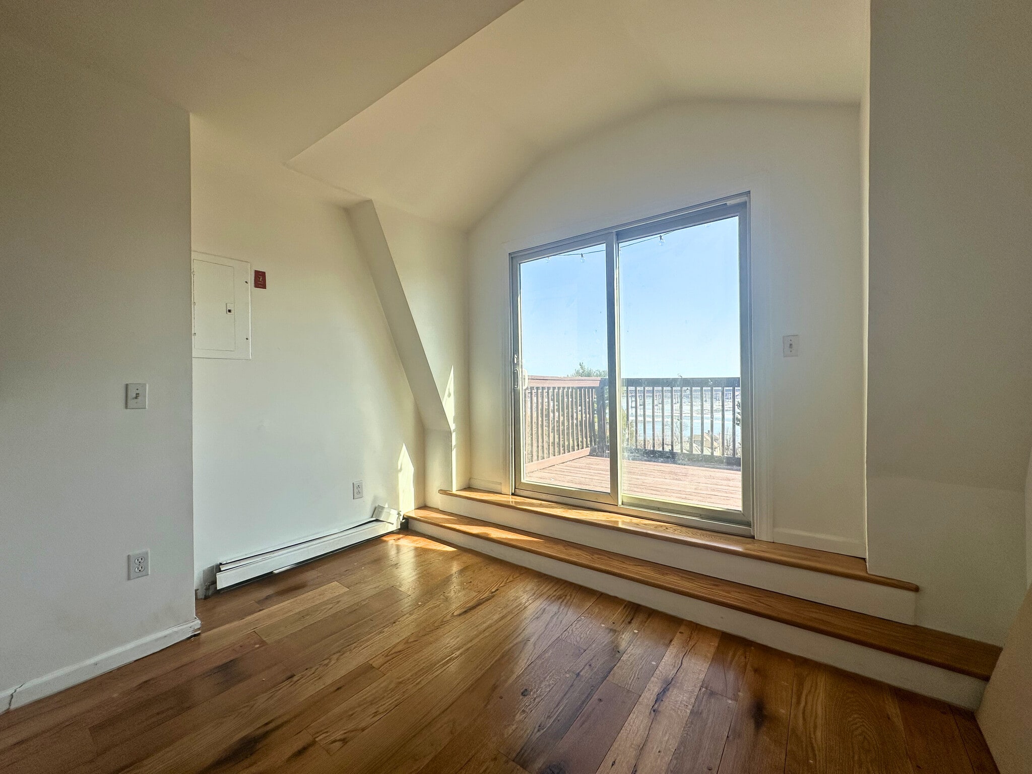 Building Photo - 498 Liberty St