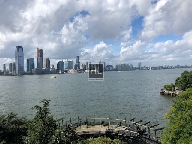 Building Photo - Battery Place