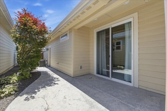 Building Photo - Single Story-3 Bedroom 2 Bathroom Home in a 55+ Community