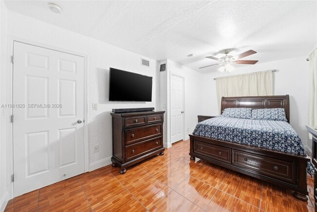 Building Photo - 2875 NW 9th Ct