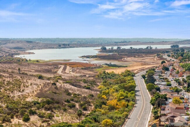 Building Photo - 2612 Babaco St