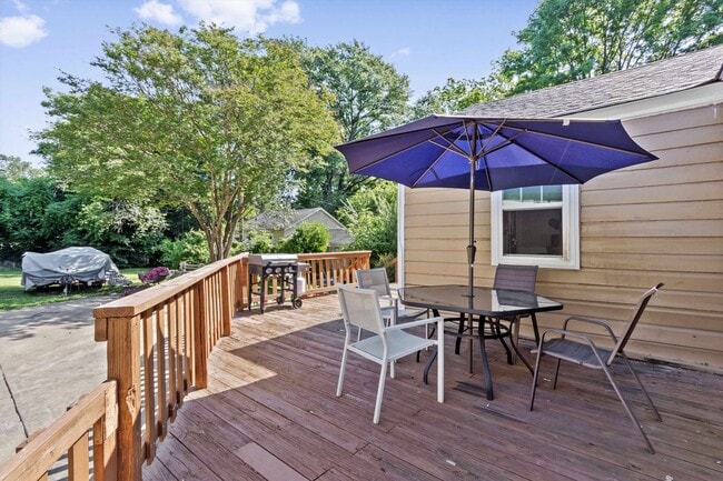 Building Photo - 3132 Carnes Ave
