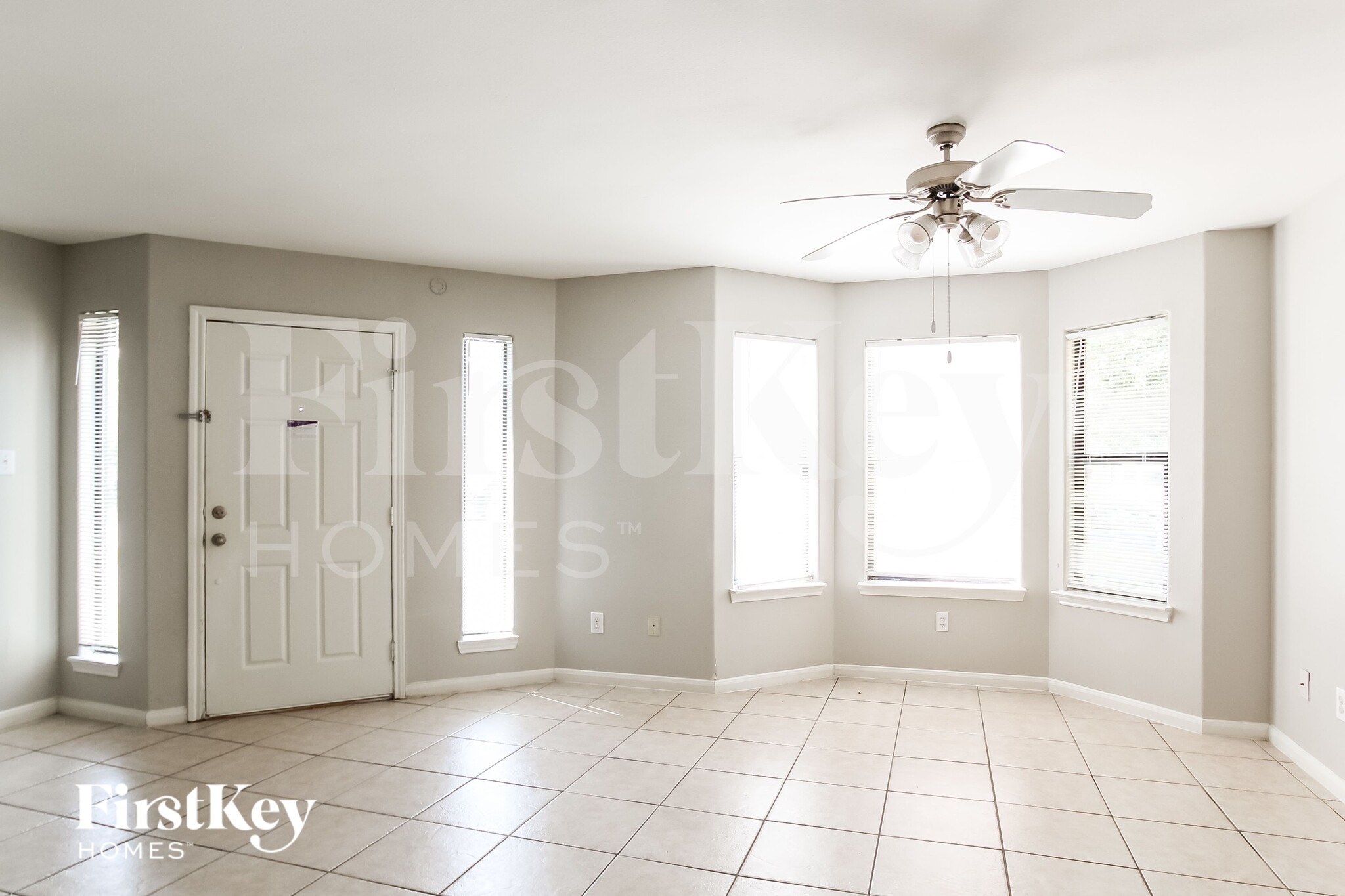 Building Photo - 2935 La Estancia Ln