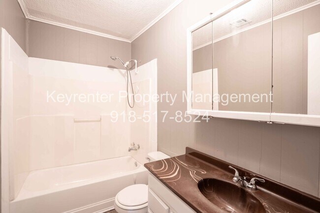Building Photo - Completely Renovated 2 Bed 1 Bath Rental House in Skiatook!