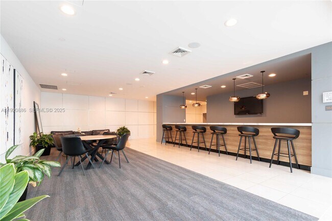 Building Photo - 1250 S Miami Ave