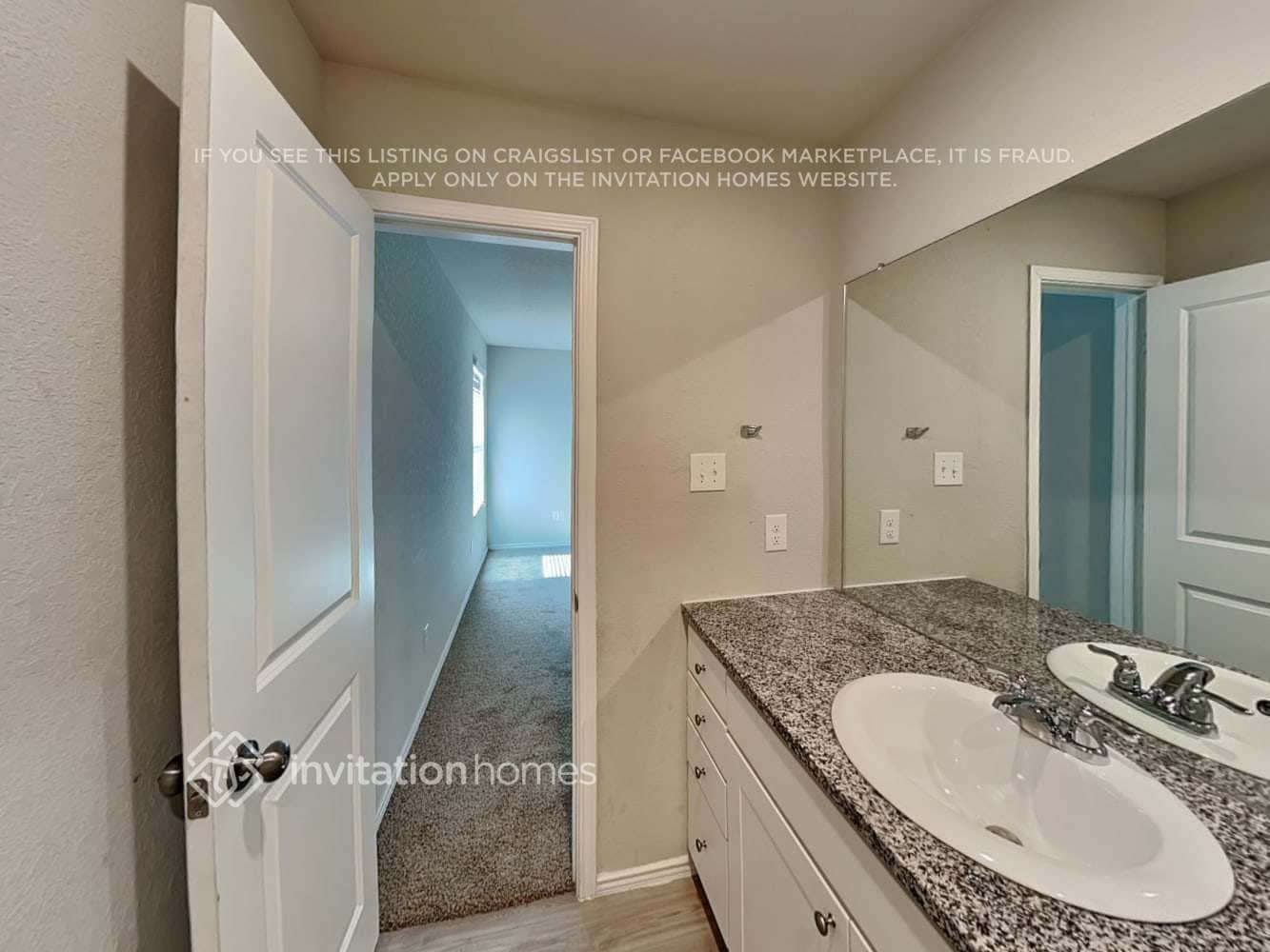 Building Photo - 7323 Avila Vis