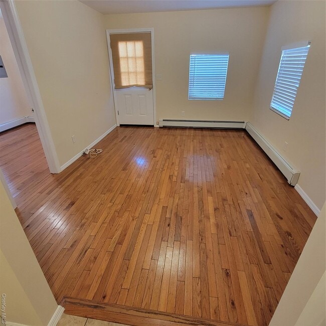 Building Photo - 72 Rutgers Ln