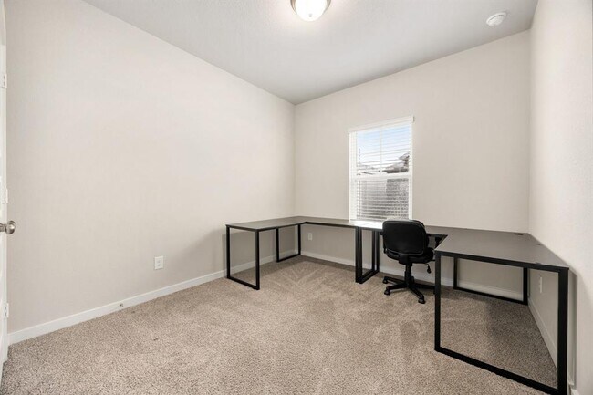 Building Photo - 9947 Storehouse Dr