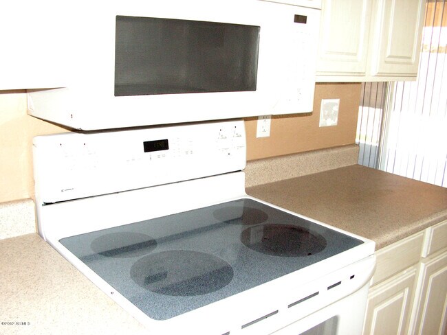 Building Photo - 6725 W Brown St