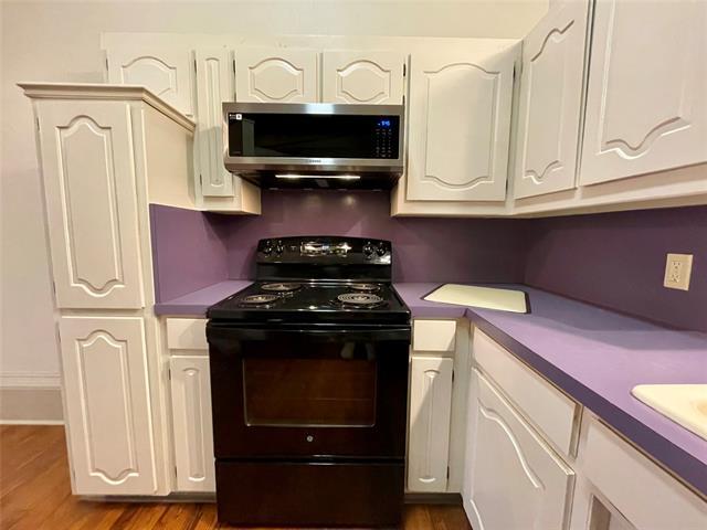 Building Photo - 105 W Hickory St