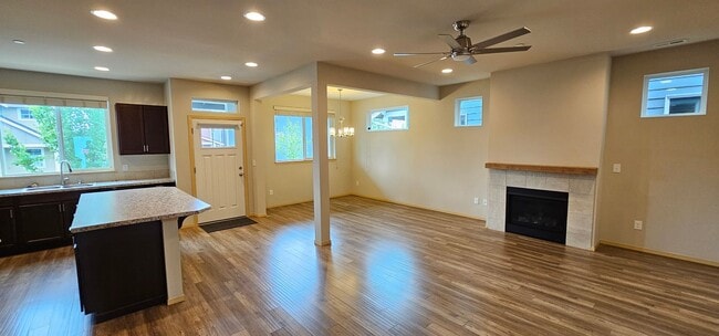 Building Photo - 1044 Magnuson Way
