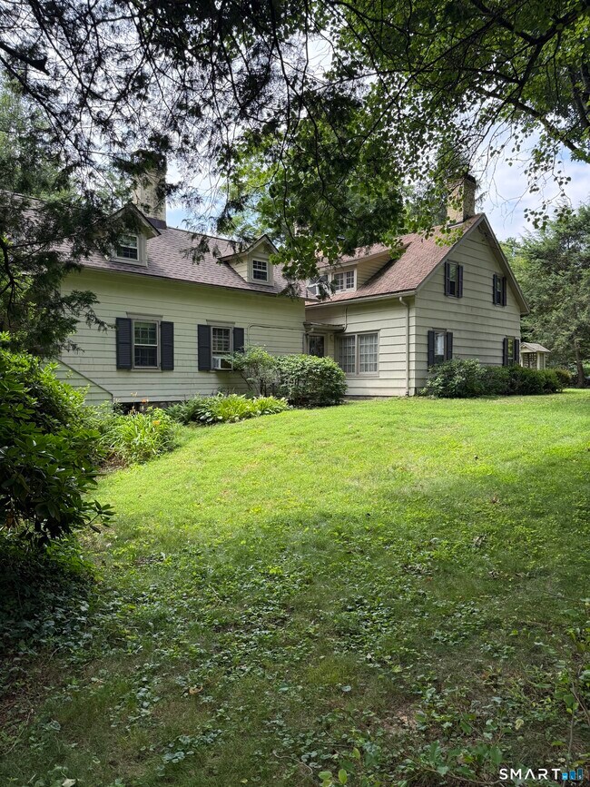 Building Photo - 252 W Norwalk Rd