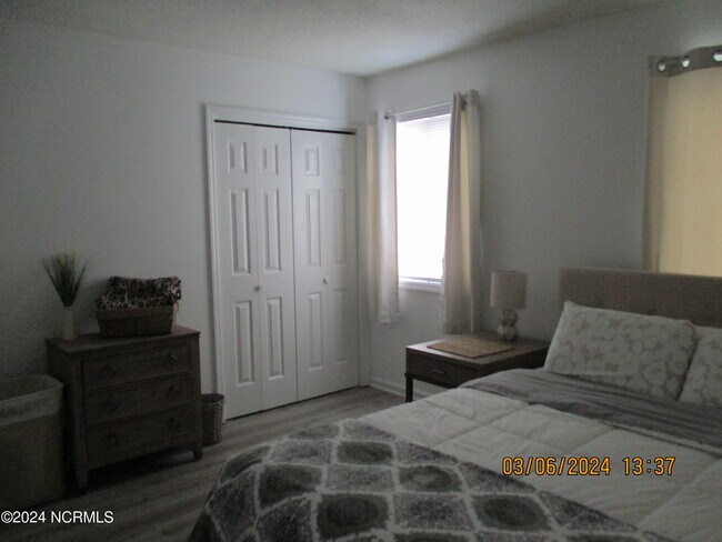 Building Photo - 4169 Spirea Dr