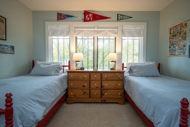 Building Photo - 290 Milledge Cir