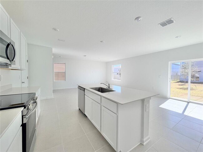 Building Photo - 3666 Hardman Dr