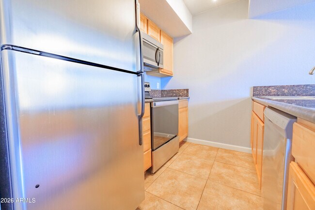 Building Photo - 1241 N 48th St