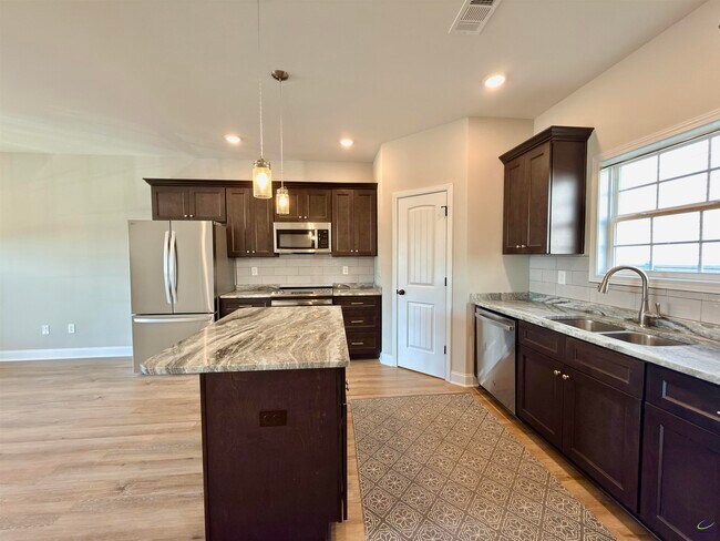 Building Photo - 212 Beau Claire Cir