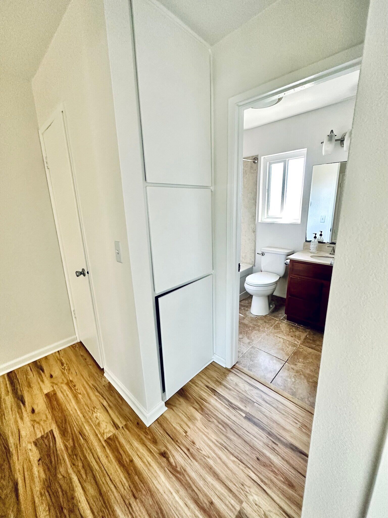 Building Photo - 8452 El Arroyo Dr