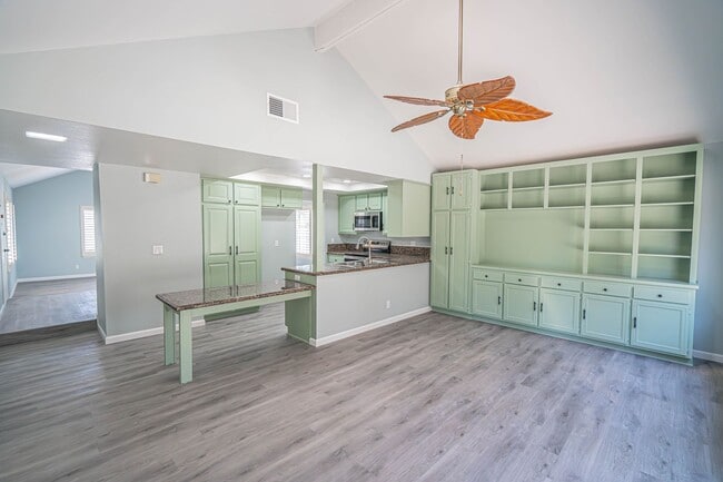 Building Photo - Single Story 3 Bedroom Home for Rent in Si...