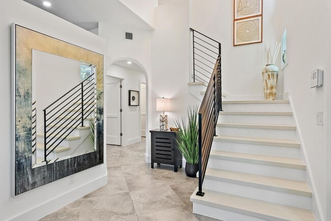 Building Photo - 503 Resort Ln