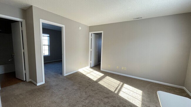 Building Photo - 4113 Doten Dr