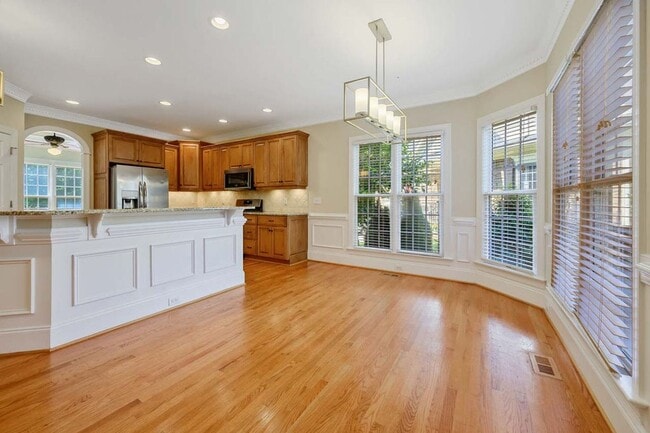 Building Photo - Custom Home in Fantastic Neighborhood!