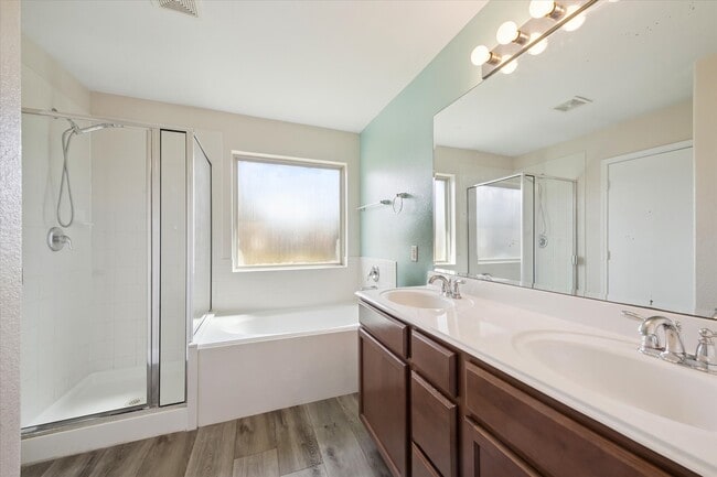 Building Photo - 3129 Sun Terrace Ln