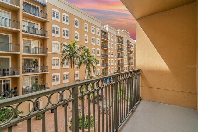 Building Photo - 1064 N Tamiami Trl